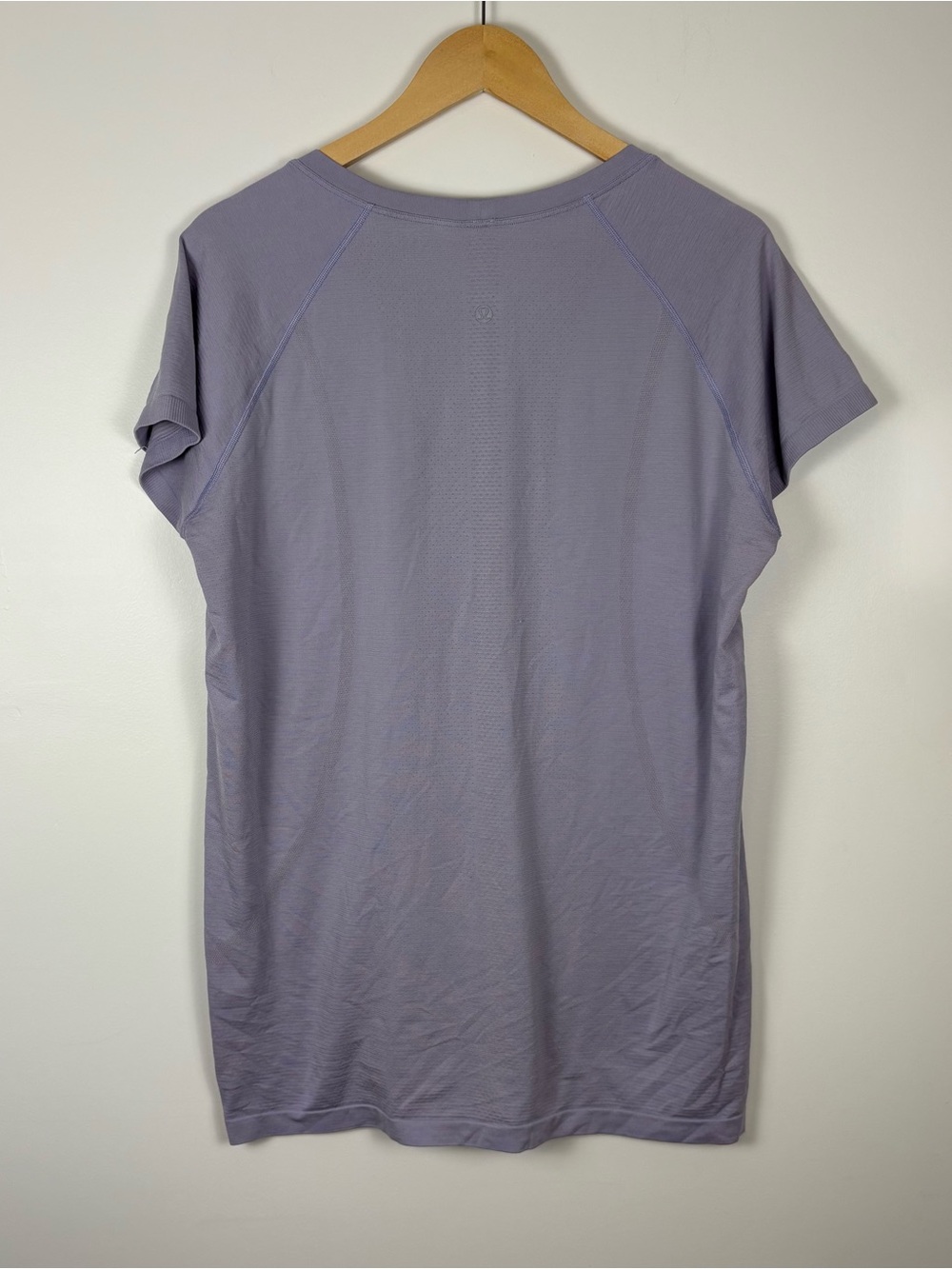 Lululemon Women’s Swiftly Tech Short-Sleeve Shirt Mauve Purple, Relaxed Size 16 - Picture 5 of 7